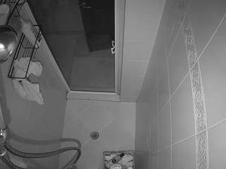 voyeurcam-baileybase-shower