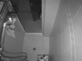 Dit model is nu live. voyeurcam-baileybase-shower