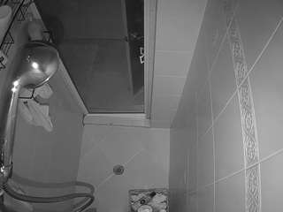 Ten model jest teraz na żywo. voyeurcam-baileybase-shower