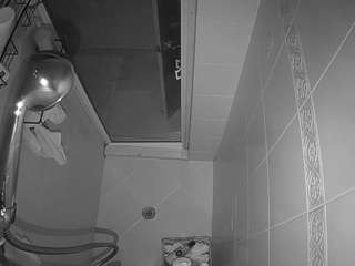 Dit model is nu live. voyeurcam-baileybase-shower