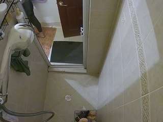 Dit model is nu live. voyeurcam-baileybase-shower