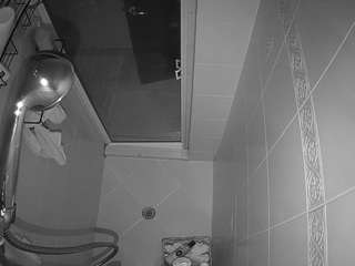 voyeurcam-baileybase-shower