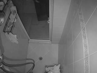 voyeurcam-baileybase-shower