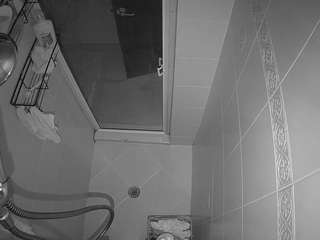 voyeurcam-baileybase-shower