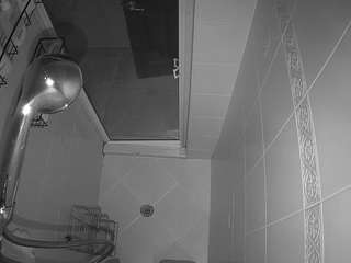 voyeurcam-baileybase-shower