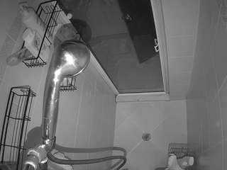 voyeurcam-baileybase-shower