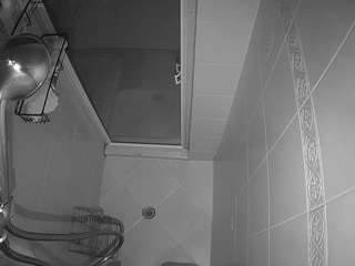 voyeurcam-baileybase-shower