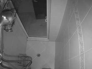 voyeurcam-baileybase-shower