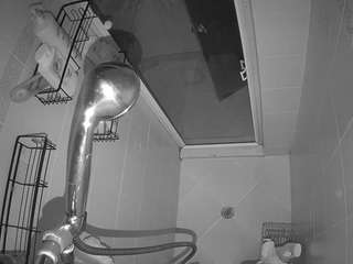 voyeurcam-baileybase-shower