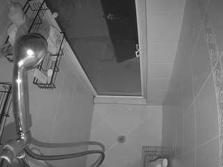 voyeurcam-baileybase-shower
