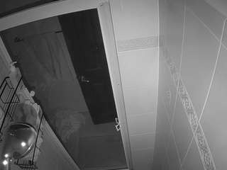 voyeurcam-baileybase-shower