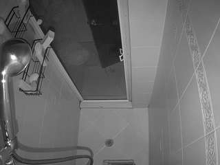 voyeurcam-baileybase-shower