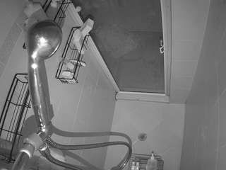 voyeurcam-baileybase-shower