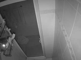 voyeurcam-baileybase-shower