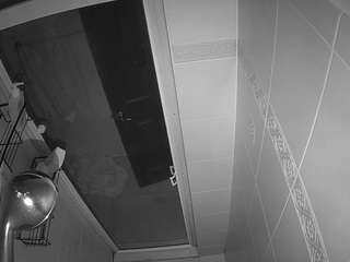 voyeurcam-baileybase-shower