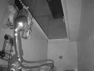 voyeurcam-baileybase-shower