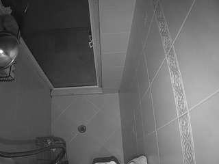 voyeurcam-baileybase-shower