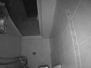 voyeurcam-baileybase-shower