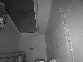 voyeurcam-baileybase-shower