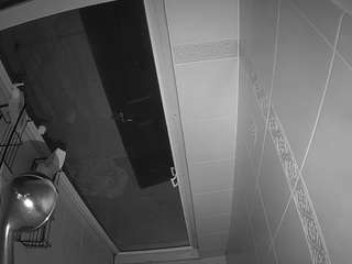voyeurcam-baileybase-shower