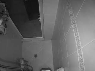 voyeurcam-baileybase-shower