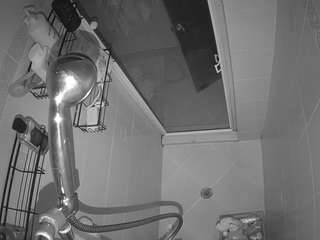 voyeurcam-baileybase-shower
