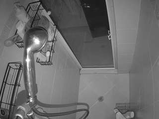 voyeurcam-baileybase-shower