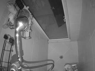 voyeurcam-baileybase-shower