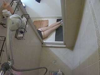 voyeurcam-baileybase-shower
