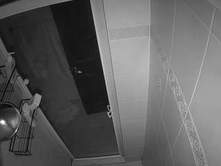 voyeurcam-baileybase-shower