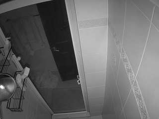 voyeurcam-baileybase-shower