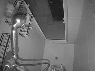 voyeurcam-baileybase-shower