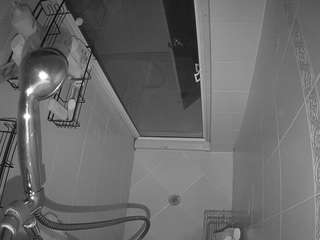 voyeurcam-baileybase-shower