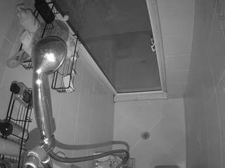 voyeurcam-baileybase-shower