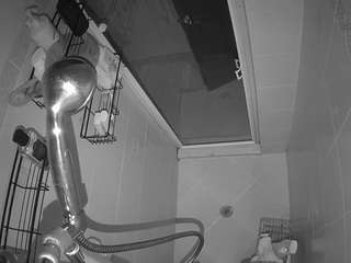 voyeurcam-baileybase-shower