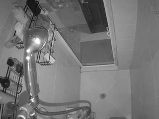 voyeurcam-baileybase-shower