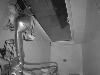 voyeurcam-baileybase-shower