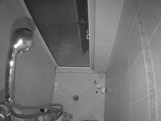 Sexy Girl Shower's Live Sex Cam Show