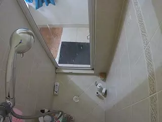 Sexy Girl Shower's Live Sex Cam Show