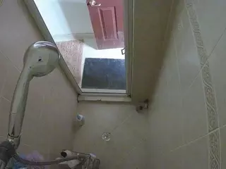 Sexy Girl Shower's Live Sex Cam Show