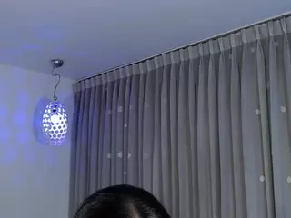 Emi's Live Sex Cam Show