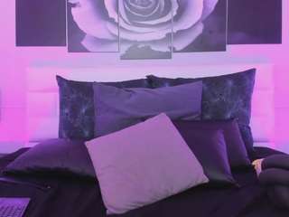 miia-rose Live Webcam on CamSoda