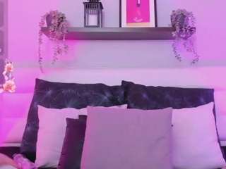 miia-rose, female webcam model,  years old, on live webcam