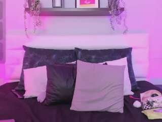 le modèle miia-rose est en webcam porno dans un show sur le site camsoda, il possède les tags suivants: ass,asshole,young adult,white,toys,teen-18,tattoos,strip,spanking,spank,small tits,skinny,shaved-pussy,sexting,red hair,petite,nipple piercings,nature,bj,blowjob