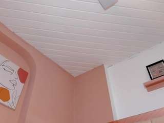 Live cam show with naomie-sky