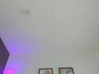 avaferrera's CamSoda show and profile