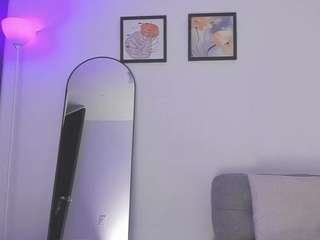 avaferrera's CamSoda show and profile