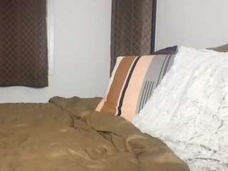 Live webcam model nicoleross1 on Soda Cams