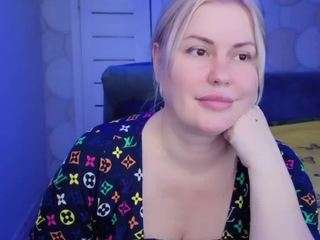 natusik's CamSoda show and profile
