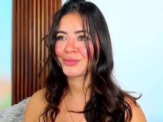 Live webcam model alejamoore on Soda Cams